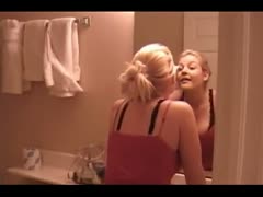 On vacation, a blonde wants to have sex with her dark lover.
